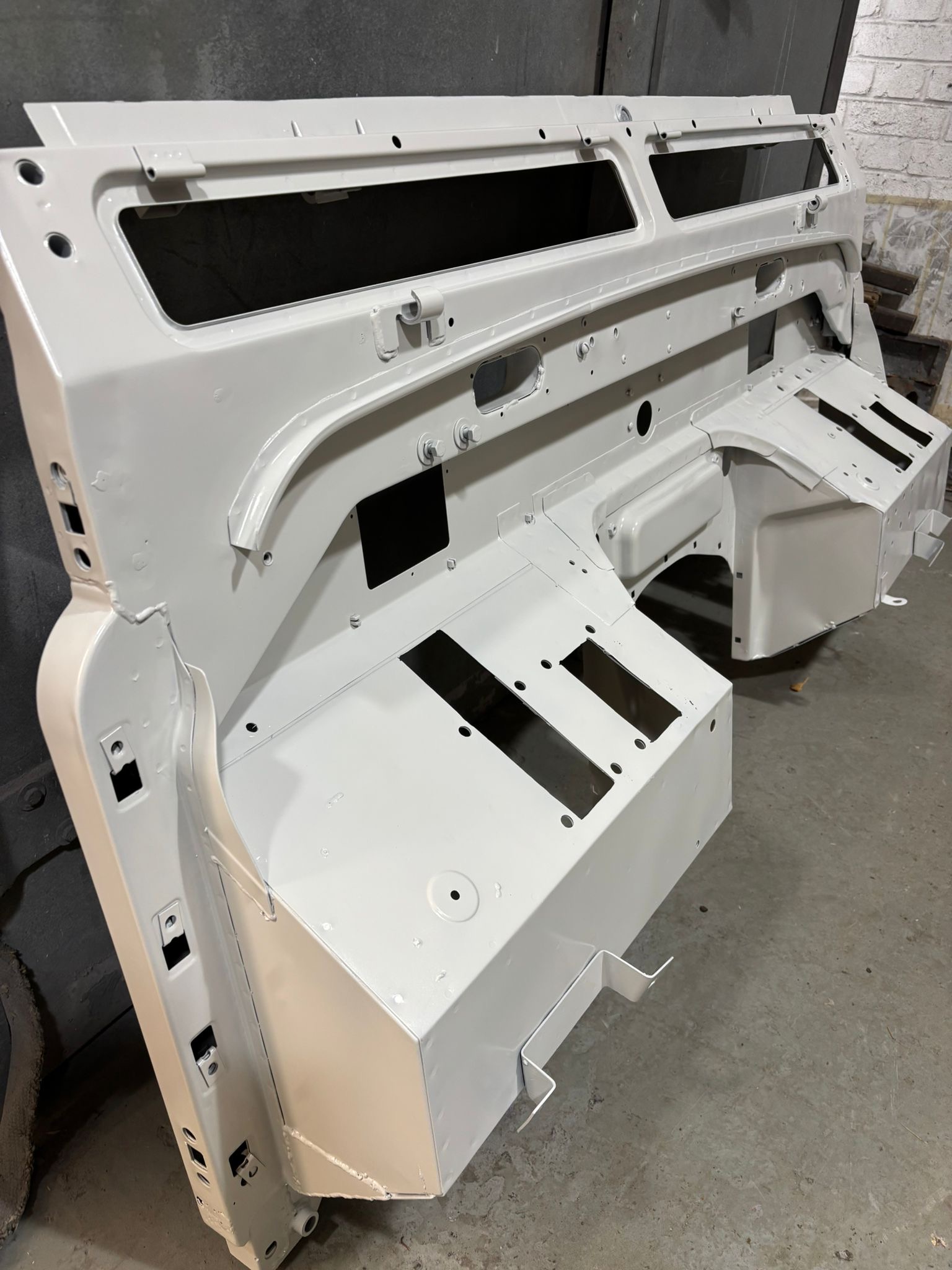 M.o.d Landrover Bulkhead 1